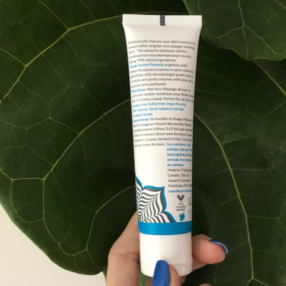 Vasanti BrightenUp! Exfoliating Cleanser - Picture 2 of 3